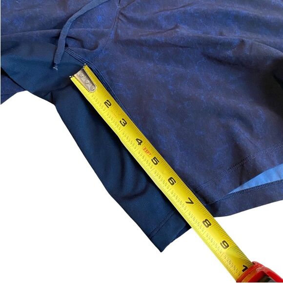 Lululemon Men’s S T.H.E. Short 7" LinerlessGravel Dust True‎ Navy Multi Athletic - Picture 12 of 13